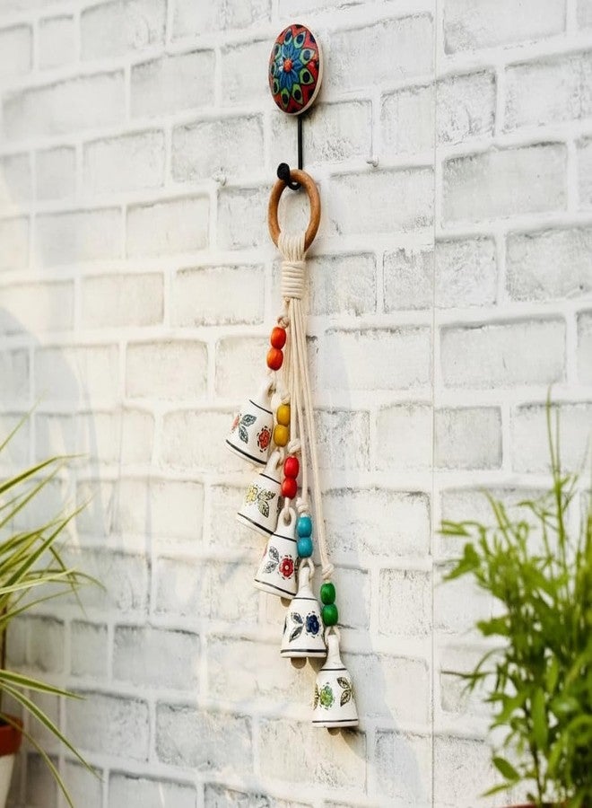 Crafty Co - Think Creative مجموعة أجراس معلقة من السيراميك المكرمية المصنوعة يدويًا من كرافتي كو. - باقة من 5 أجراس صغيرة متعددة الألوان مع خطاف خشبي | أجراس صغيرة مزخرفة احتفالية لعيد ديوالي ولتعليقها على الجدران في المنزل والشرفة والباب - Image 2